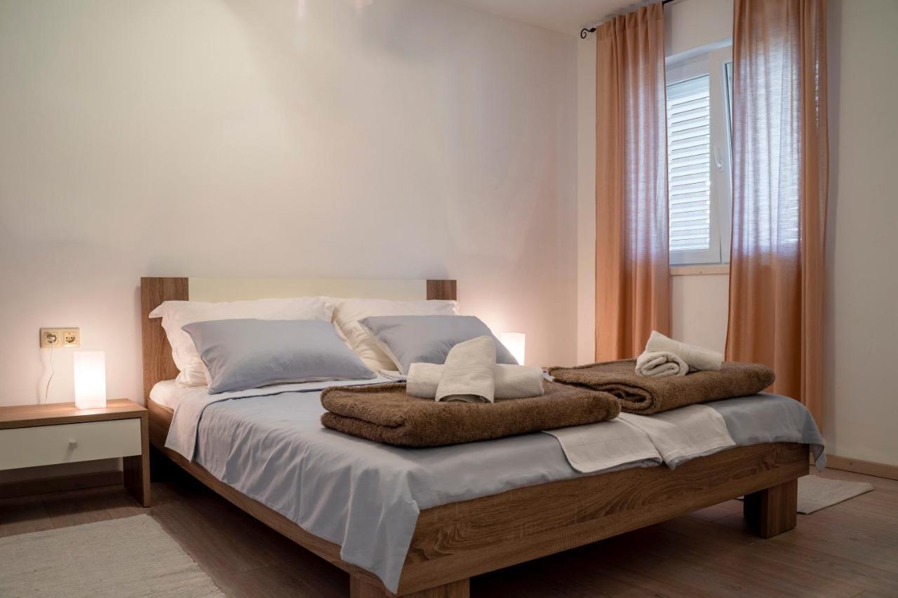 House Fidulic - Apartment The Lavender Лумбарда Екстериор снимка