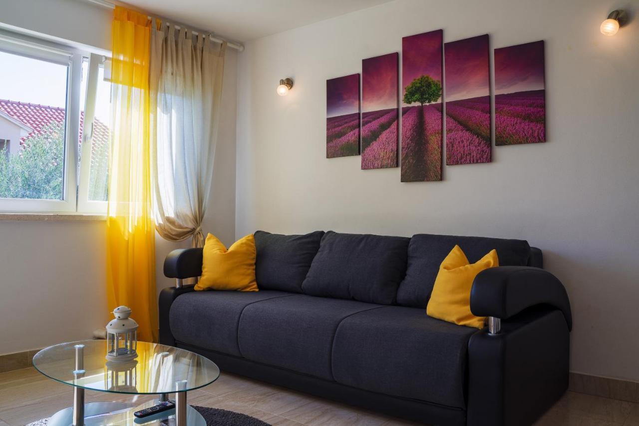 House Fidulic - Apartment The Lavender Лумбарда Екстериор снимка
