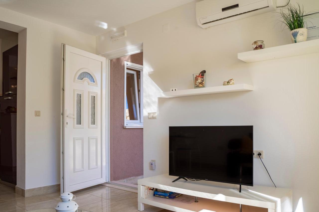 House Fidulic - Apartment The Lavender Лумбарда Екстериор снимка